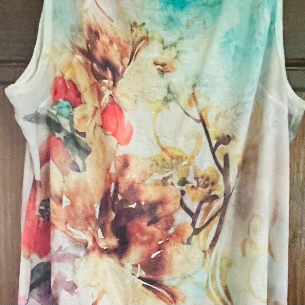 Women’s Sleeveless Top